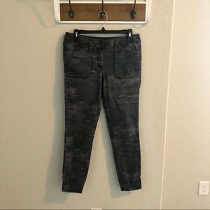 LOFT Camo Skinny Ankle Pants - 4